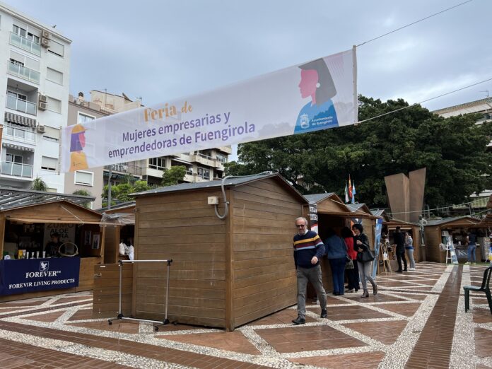 La Feria de Mujeres Empresarias y Emprendedoras ha comenzado hoy en la plaza de la Constitución