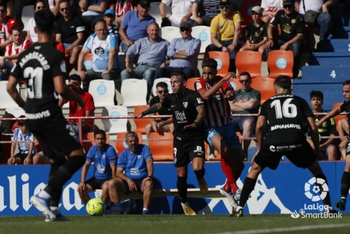 El Málaga no pudo sacar ni la pedrea en Anxo Carro