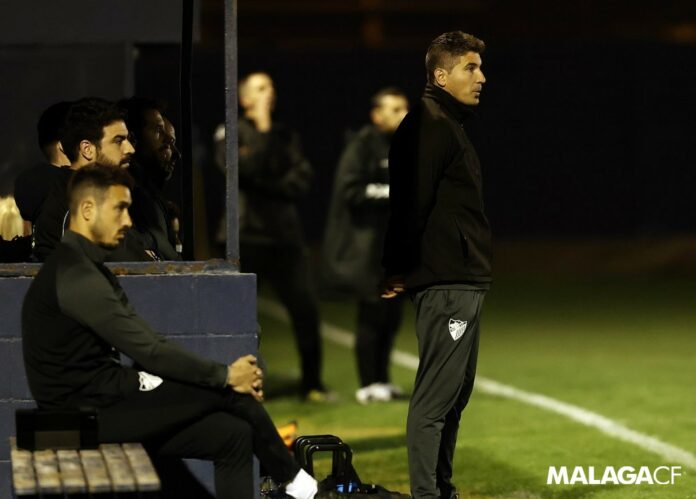 Funes, entrenador del Atlético Malagueño en un partido en la Federación | Pepe Ortega: MCF