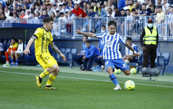 Víctor Olmo durante el encuentro ante el Oviedo