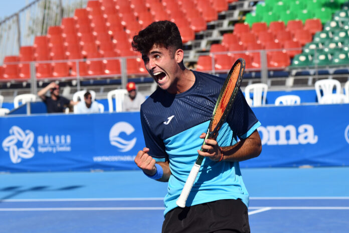 Alenjandro Turriziani en su partido ante Denis Istomin en el Málaga Open ATP Challenger