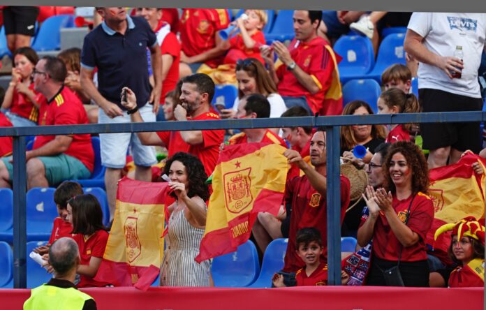 La afición malagueña se vuelca con La Roja