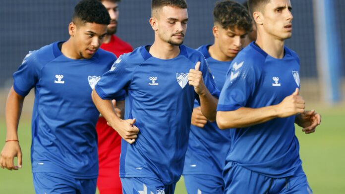 Loren, Gonzalo, Álex Rico, Haitam y Bustinza en un entrenamiento de pretemporada con el Málaga CF | Pepe Ortega: MCF