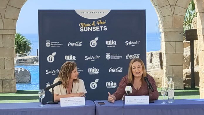 La concejala de Benalmádena Pilar Ramírez participa en la presentación de los ‘Music&Pool Sunsets’ de Holiday World Resort