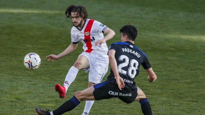 José Pozo en un partido con el Rayo Vallecano