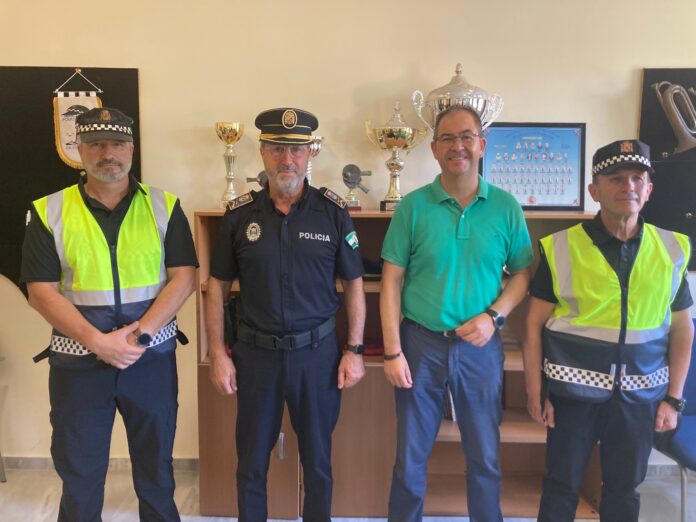 La Policía Local de Benalmádena culmina la renovación de su uniformidad con la adquisición de 130 chalecos reflectantes