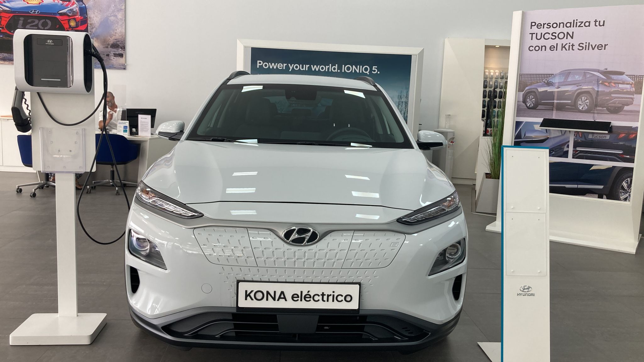 Imagen del Hyundai Kona eléctrico disponible en sus instalaciones
