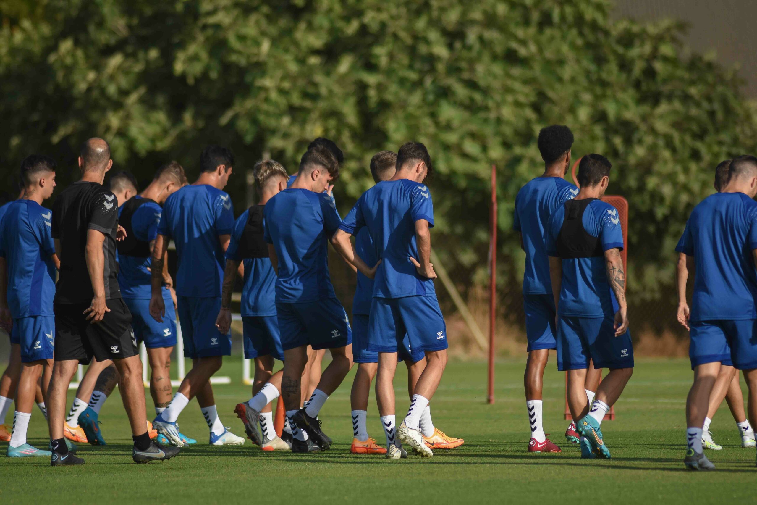 La plantilla del Málaga CF, en un entrenamiento en la Federación | Javier Díaz