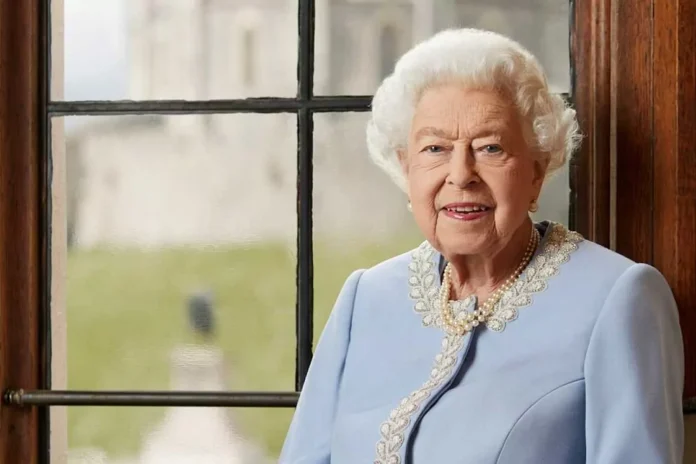 La Reina Isabel II de Inglaterra, en su retrato para el Jubileo de Platino.