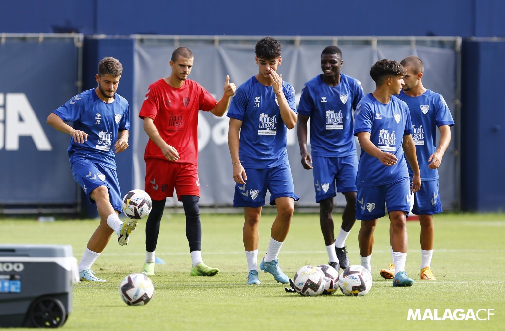Andrés Caro y Moussa Diarra esperan su oportunidad ante las bajas en la retaguardia | MCF