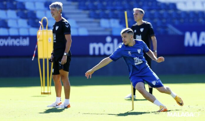 Álex Gallar, en un entrenamiento del Málaga en La Rosaleda | MCF