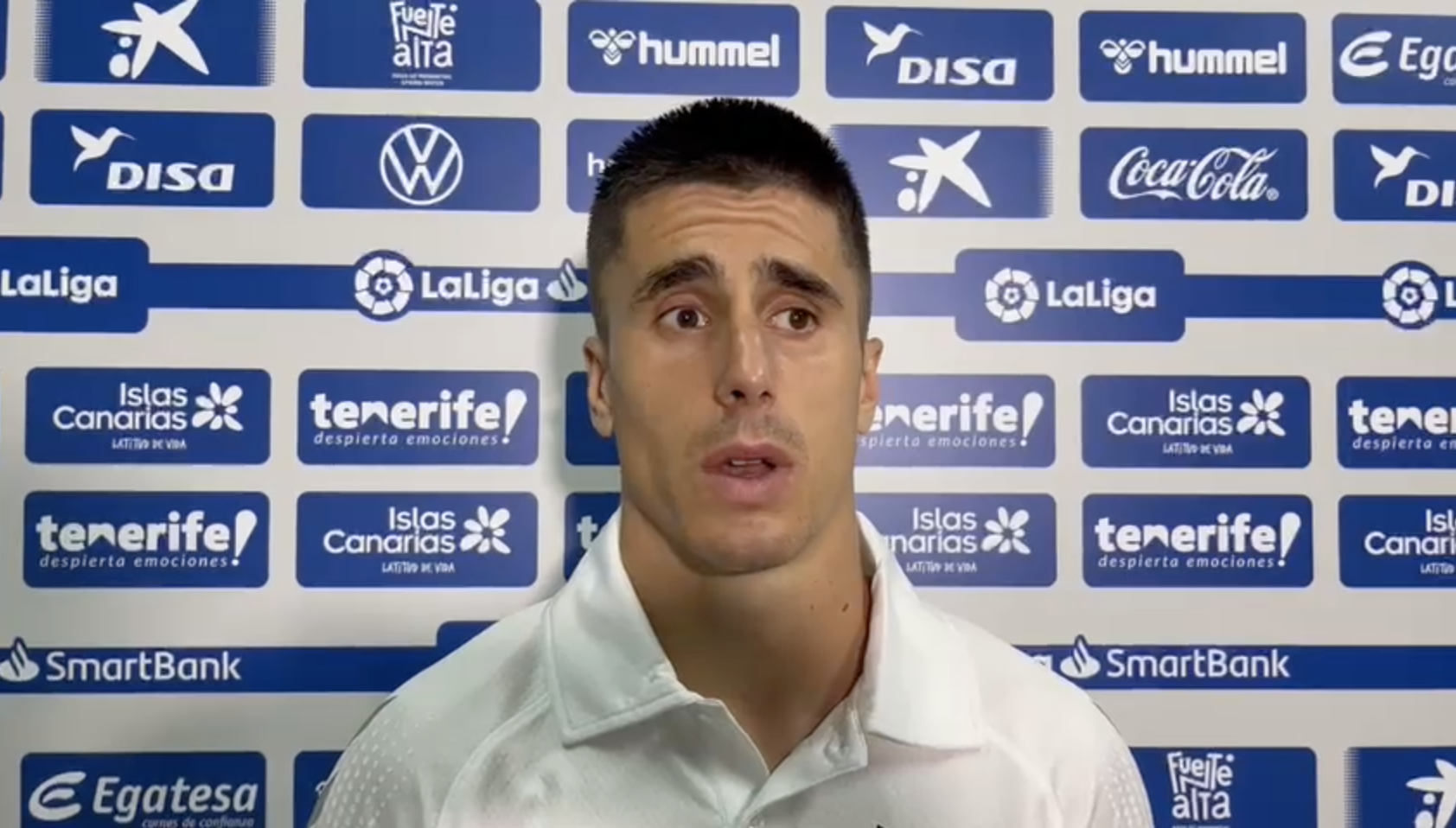 Unai Bustinza en la zona mixta tras la derrota ante el Tenerife