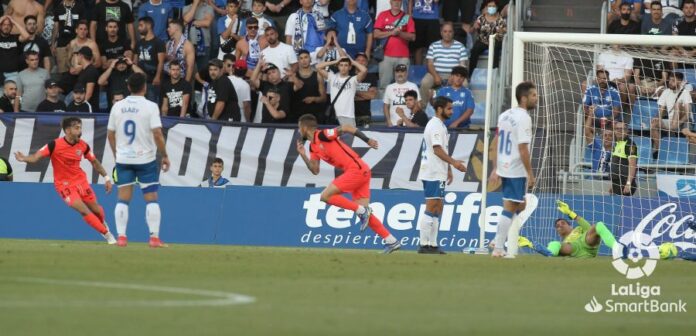 Vadillo celebra el tanto anotado al Tenerife el curso pasado | LaLiga SmartBank