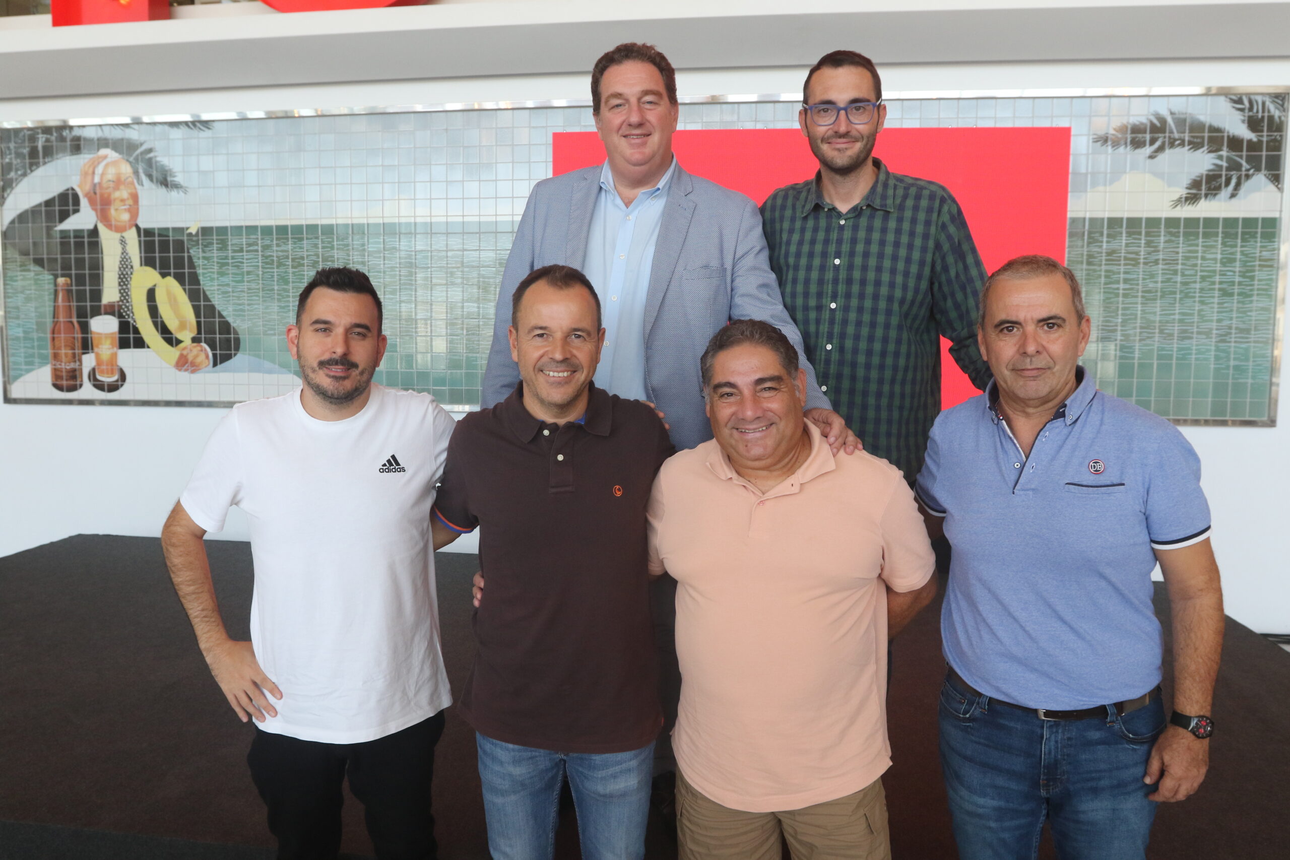 El equipo de Radio MARCA Málaga junto a los invitados de hoy en Cervezas Victoria | LC