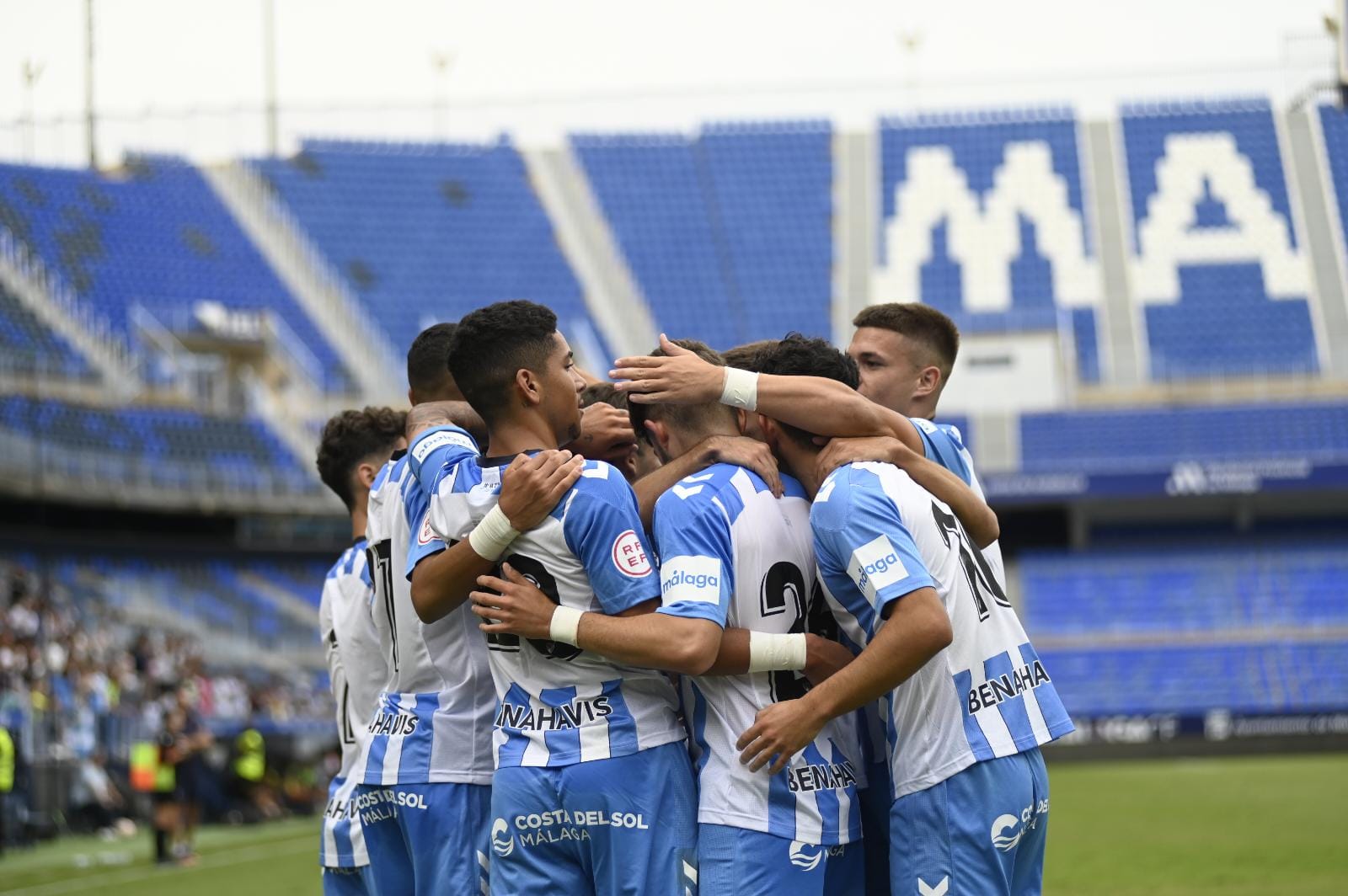 Celebración del Malagueño en La Rosaleda tras el gol de Loren | Javier Díaz