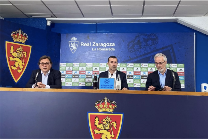 De izquierda a derecha, Raúl Sanllehí, Juan Carlos Carcedo y Miguel Torrecilla en una rueda de prensa | MARCA