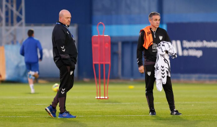 Pepe Mel junto a Nacho Pérez en un entrenamiento del Málaga | MCF