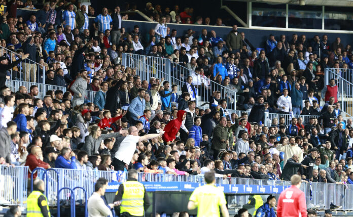 La afición de La Rosaleda estalla ante el arbitraje de De la Fuente Ramos | Marilú Báez