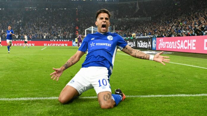 Rodrigo Zalazar con el Schalke 04