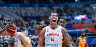 España arrasa en su primer partido del Mundial con un Willy estelar