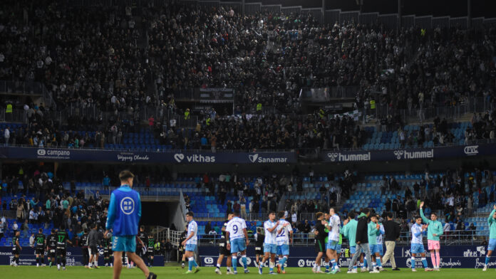 Imagen de la plantilla del Málaga tras el choque ante el Córdoba | Javier Díaz