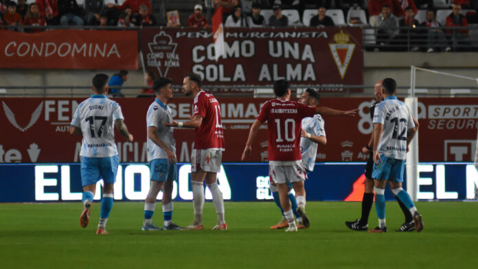 Momento de la expulsión y el careo entre Murillo y Carrillo | Javier Díaz