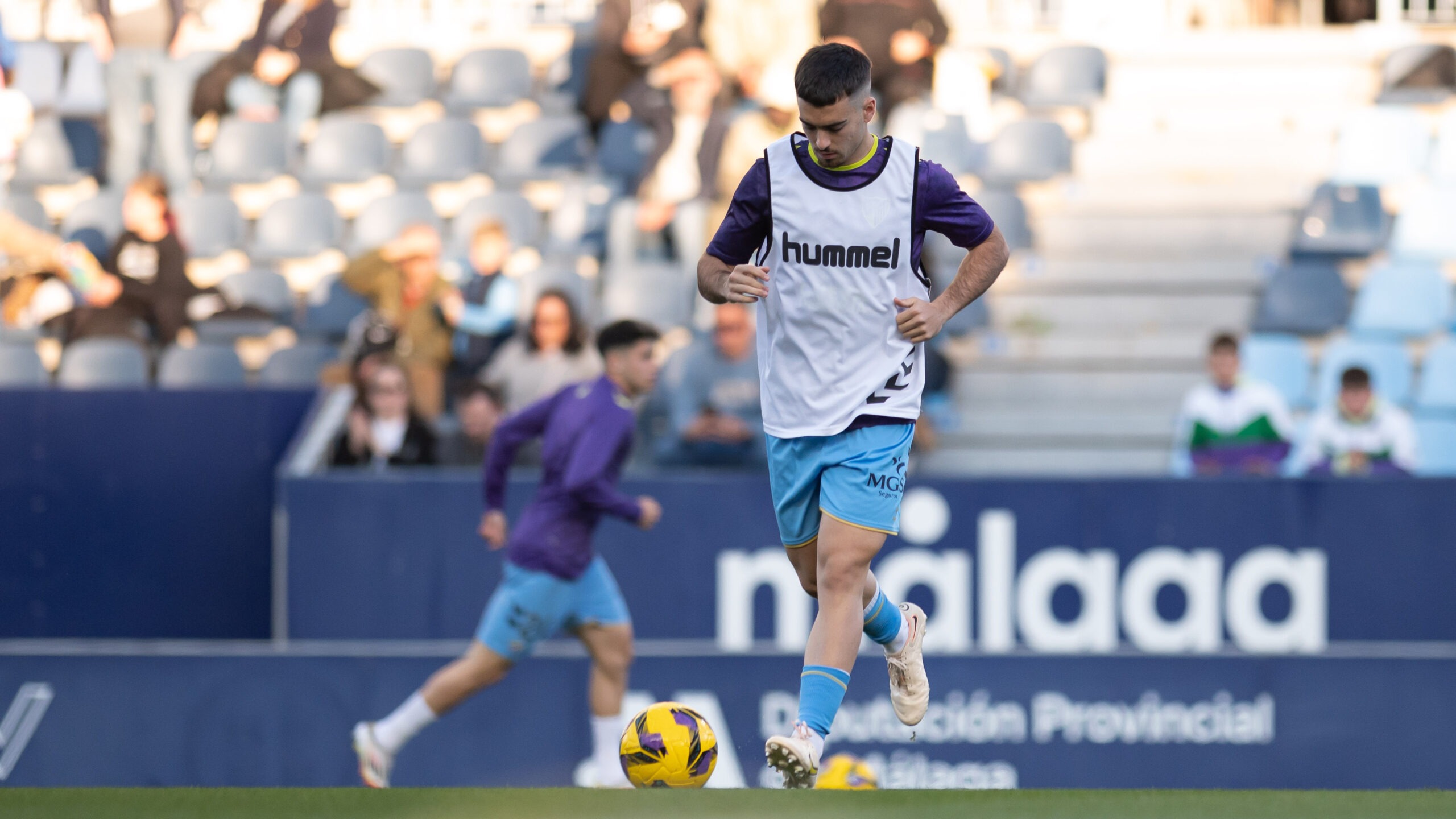 Ramón toca balón al margen del grupo y su reincorporación está cada vez más cerca