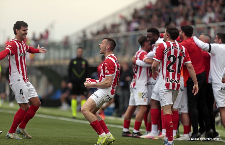 gol-sporting-gijon-eldense-pepico-amat.j