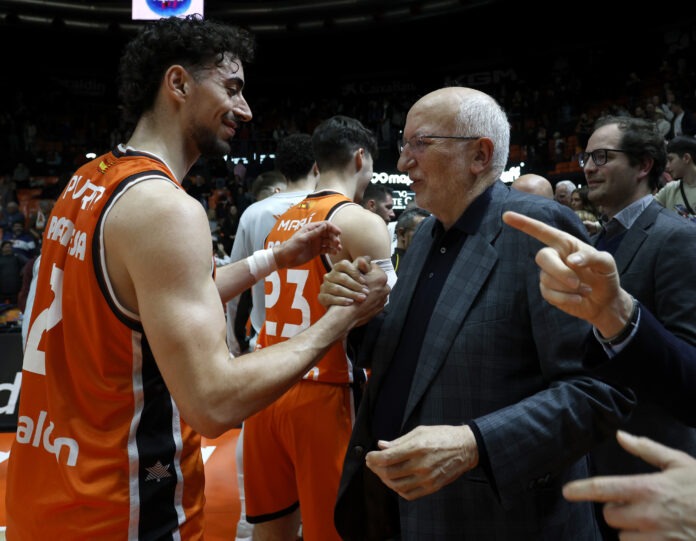 VALENCIA BASKET SE LO PIENSA ENTRE BCL Y EUROLIGA
