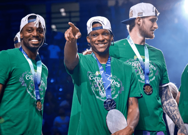 TYSON CARTER CLÁUSULA DE SALIDA UNICAJA