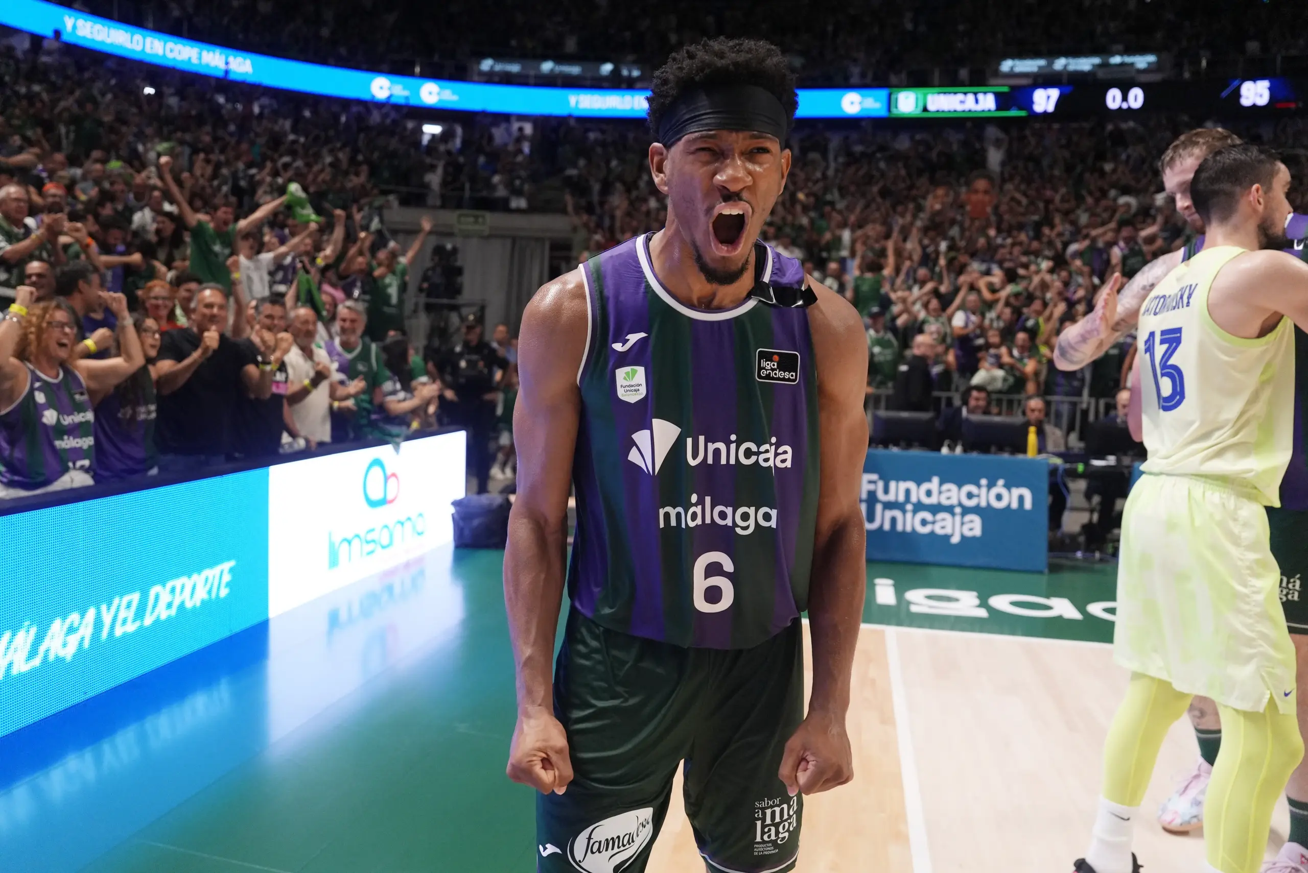 KAM TAYLOR Y UN BAILE INOLVIDABLE EN EL CARPENA