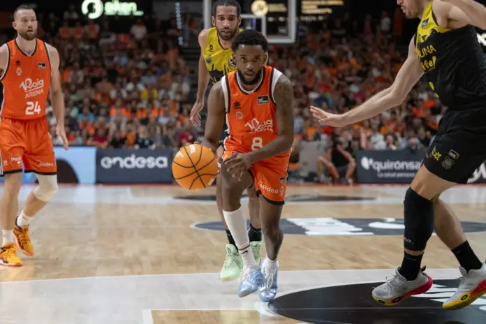 VALENCIA BASKET GOLPEA CON FUERZA EN EL PRIMER PARTIDO ANTE TENERIFE