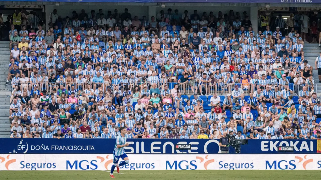 LA AFICIÓN DEL MÁLAGA CF EN EL DEBUT DE LIGA