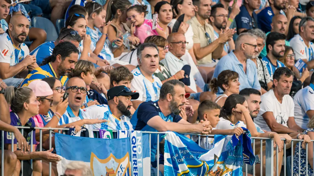 LA AFICIÓN DEL MÁLAGA CF EN EL EMPATE ANTE EL EIBAR