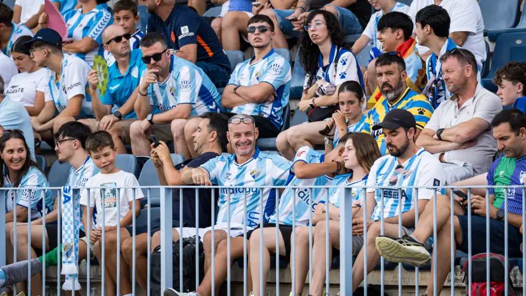 LA AFICIÓN DEL MÁLAGA CF EN EL EMPATE ANTE EL EIBAR