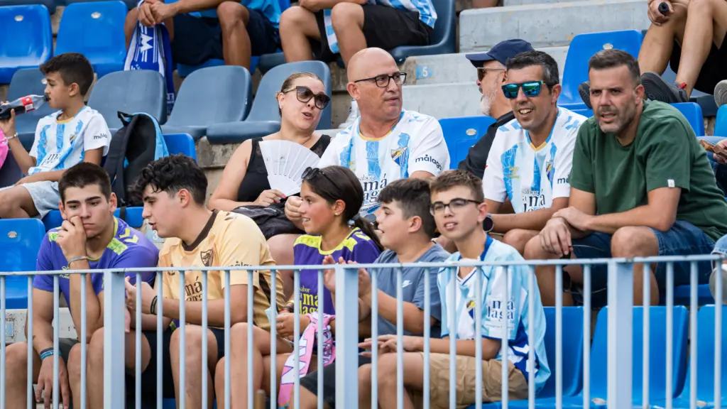 LA AFICIÓN DEL MÁLAGA CF EN EL EMPATE ANTE EL EIBAR