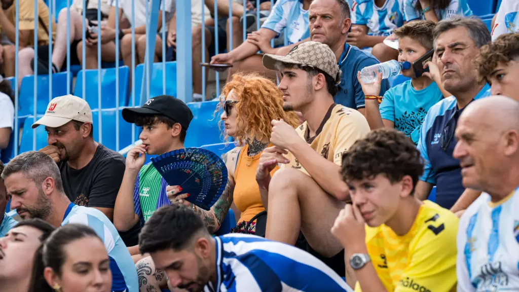 LA AFICIÓN DEL MÁLAGA CF EN EL EMPATE ANTE EL EIBAR