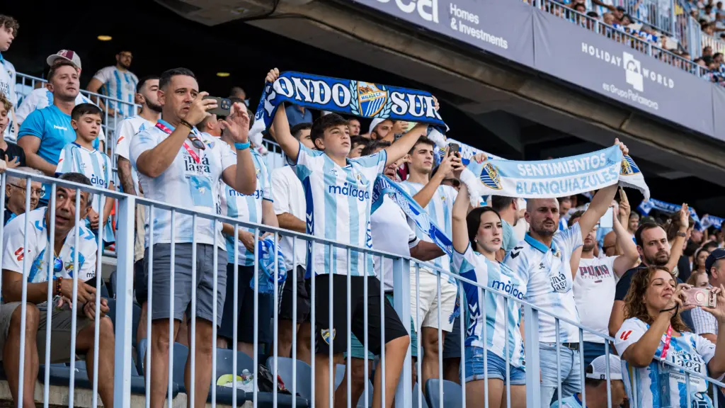 LA AFICIÓN DEL MÁLAGA CF EN EL EMPATE ANTE EL EIBAR
