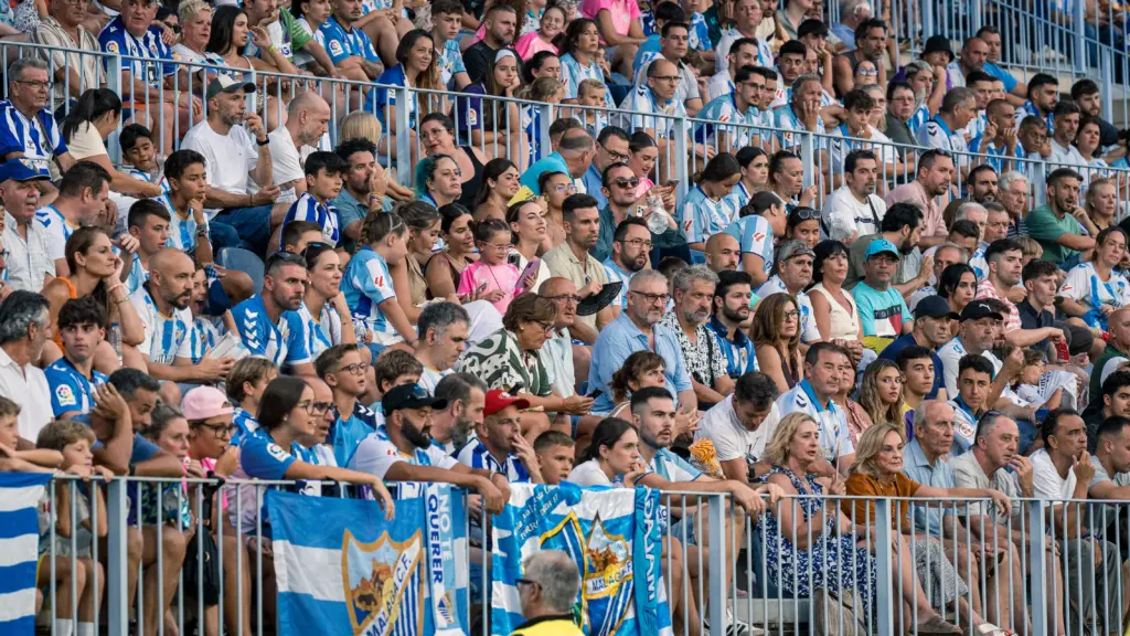 LA AFICIÓN DEL MÁLAGA CF EN EL EMPATE ANTE EL EIBAR