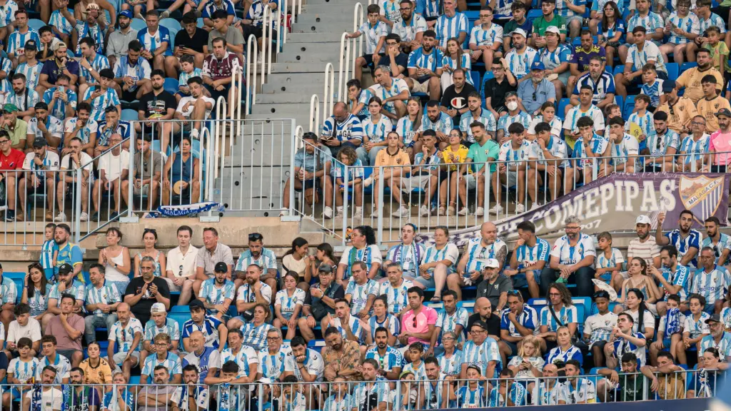 LA AFICIÓN DEL MÁLAGA CF EN EL EMPATE ANTE EL EIBAR