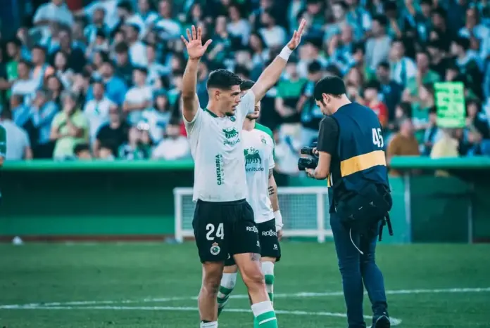 MONTERO SE DESPIDE DEL RACING CON UN DURO COMUNCIADO MONTERO SE DESPIDE DEL RACING CON UN DURO COMUNCIADO