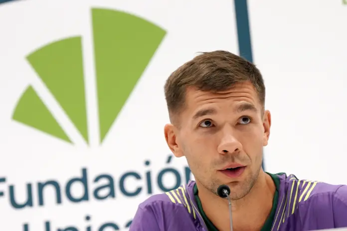 EMIR SULEJMANOVIC EN SU PRESENTACIÓN CON EL UNICAJA