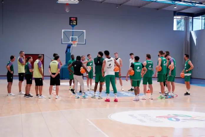 UN MISMO INICIO Y UN TRAZO DIFERENTE PARA UNICAJA UN MISMO INICIO Y UN TRAZO DIFERENTE PARA UNICAJA