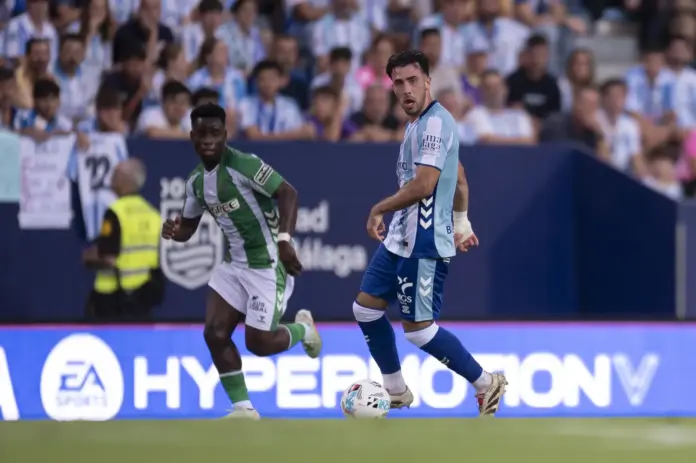 EXTRAÑO CAMBIO PUGA MÁLAGA CF