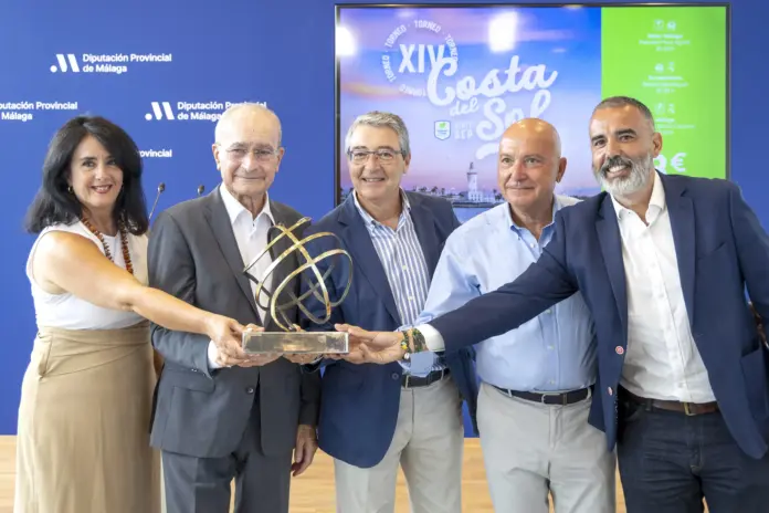 LAS AUTORIDADES REPRESENTAN EL XIV TORNEO COSTA DEL SOL