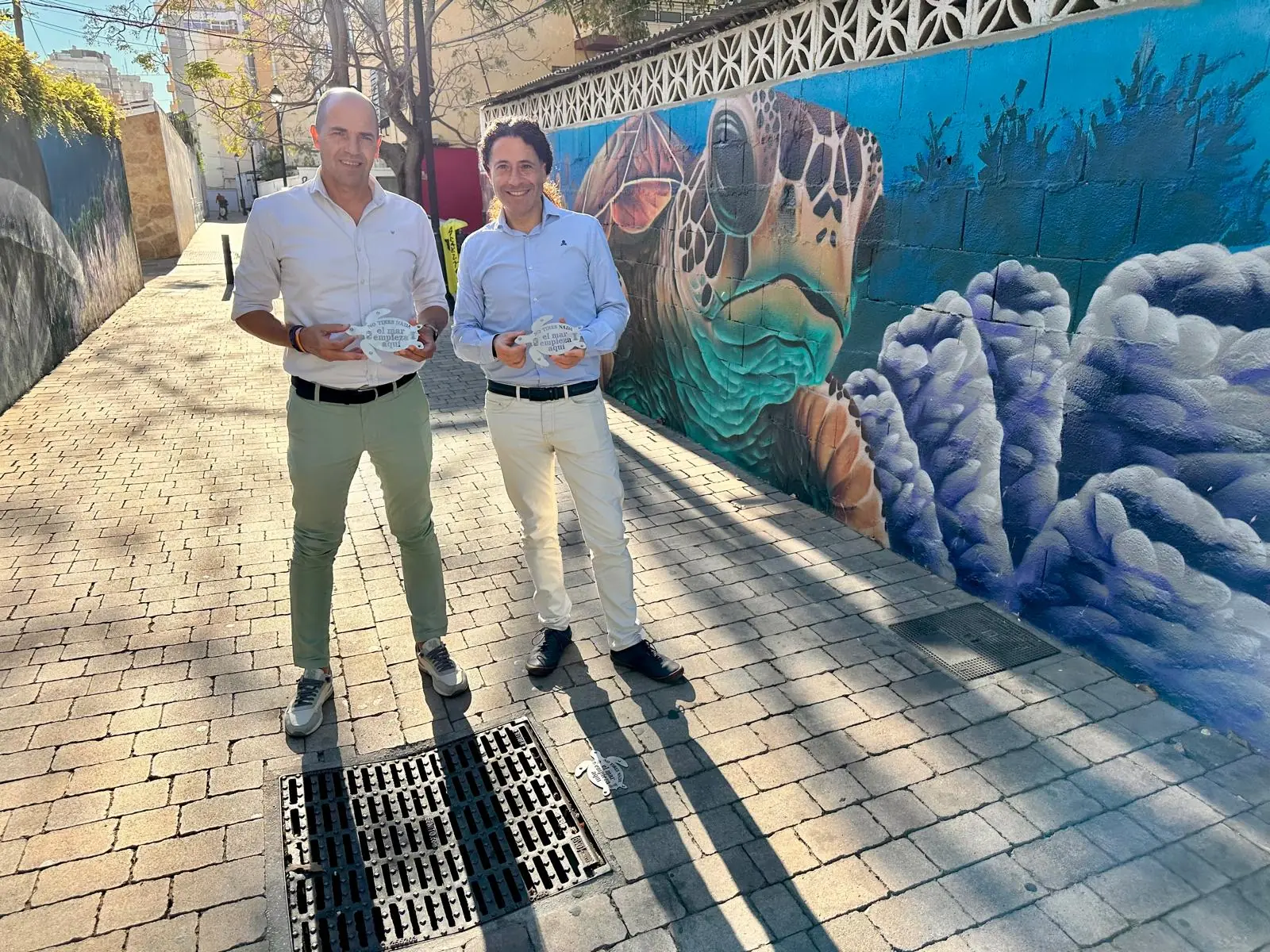 José-Sánchez-y-Enrique-Sánchez-informan-de-la-campaña-El-mar-empieza-aquí