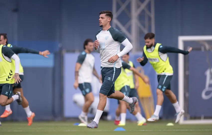 El Málaga inicia la semana de doble partido pensando en la primera visita copera ante el Estepona