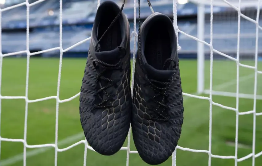 'Ningún Niño Sin Tacos', la recogida solidaria de botas de fútbol que organiza el Málaga CF