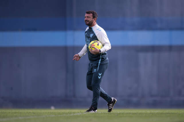 Ale Acejo deja de ser parte del banquillo del Málaga CF || Foto: Málaga CF