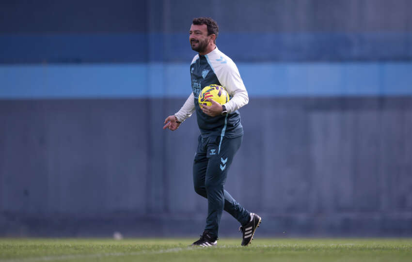 Ale Acejo deja de ser parte del banquillo del Málaga CF || Foto: Málaga CF